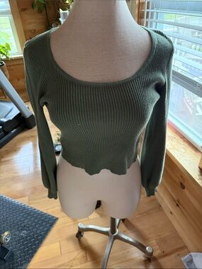 Women's Olive Green Ribbed Scoop-Neck Cropped Sweater